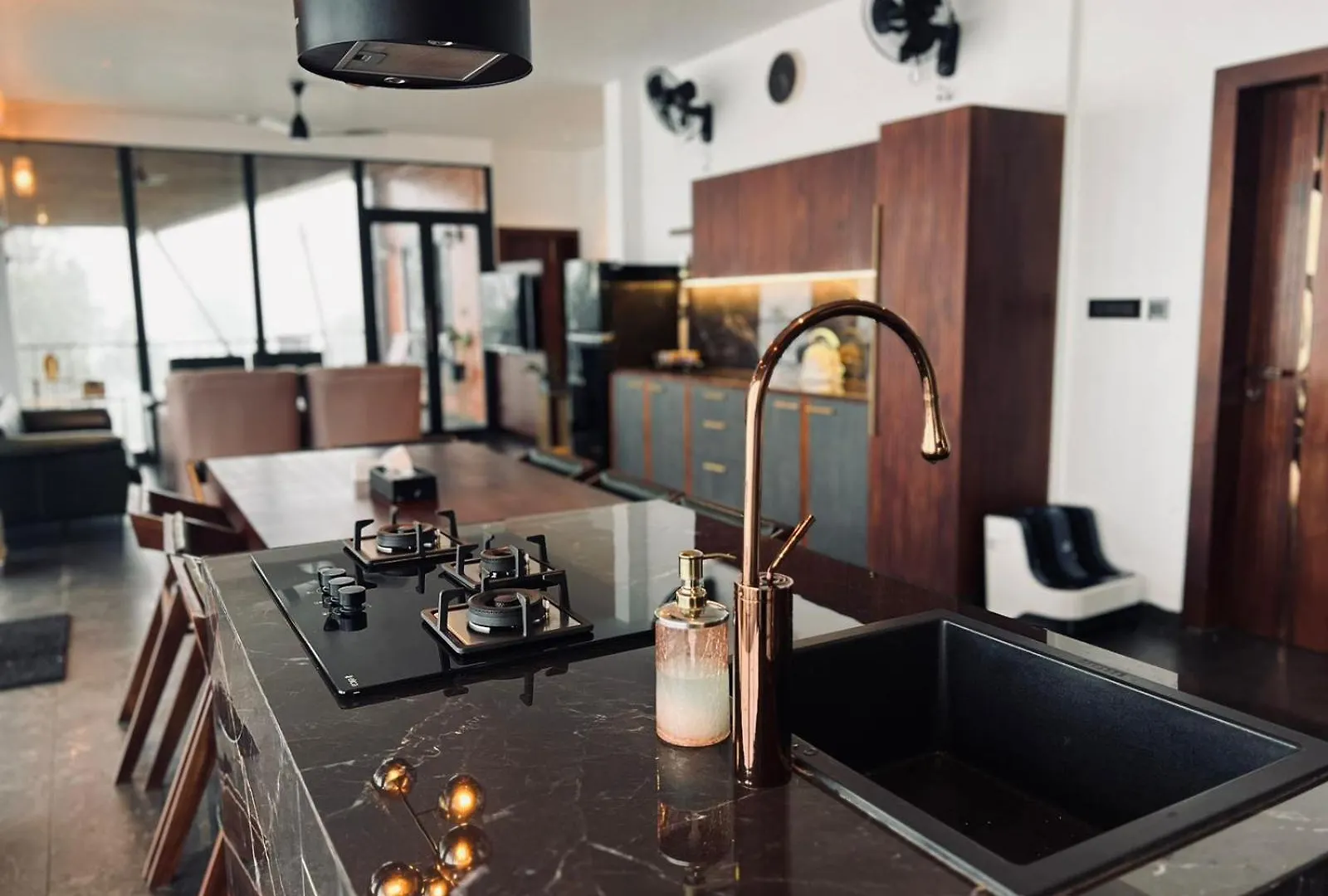 Villa Aven - Premium Suits Kakkadampoyil