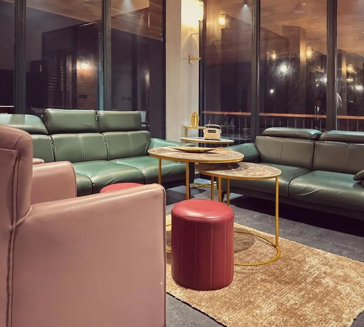 Villa Aven - Premium Suits Kakkadampoyil